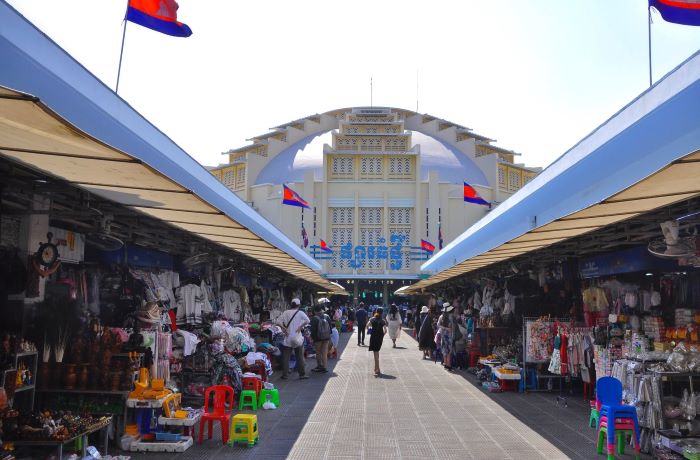 Thưởng thức nhiều món ăn hấp dẫn ở Chợ trung tâm ở Phnom Penh