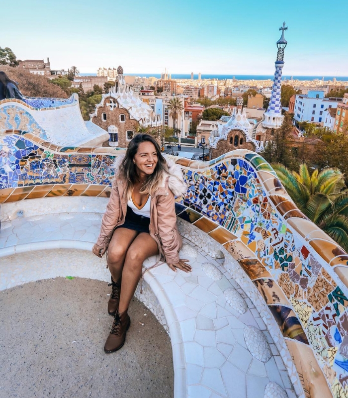 Công viên Güell là một kiệt tác kiến trúc của Antoni Gaudí với phong cách khá độc đáo