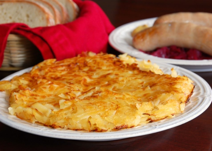 Rösti là món ăn Thụy Sĩ được làm từ khoai tây bào