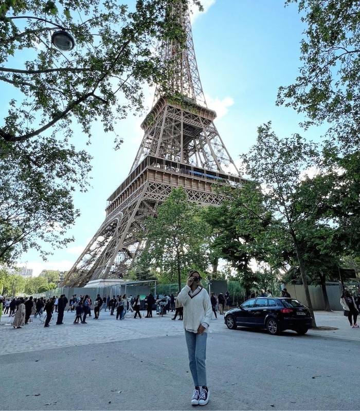 Xung quanh tháp Eiffel cũng có nhiều địa điểm tham quan nổi tiếng