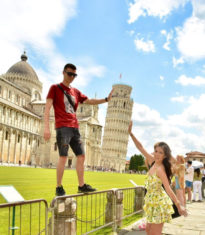 Tháp nghiêng Pisa, biểu tượng kiến trúc nổi tiếng của thành phố Pisa, Ý