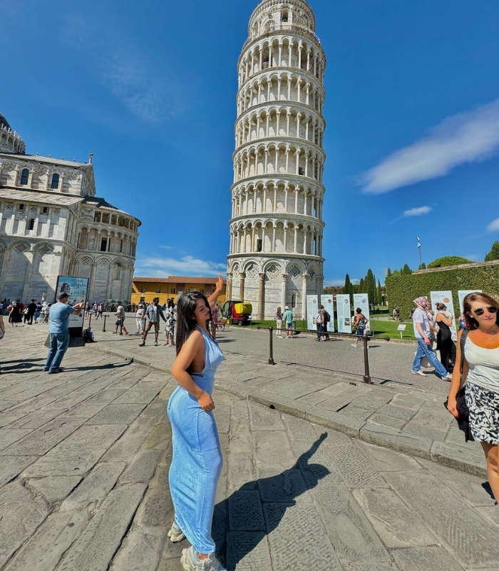 Bên cạnh độ nghiêng ấn tượng, tháp nghiêng Pisa còn thu hút du khách bởi vẻ đẹp tinh xảo