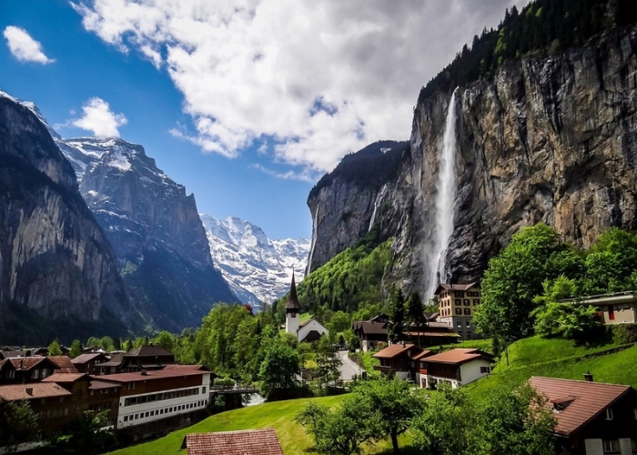 Thung lũng lauterbrunnen Thụy Sĩ – Thiên đường du lịch giữa lòng dãy Alps hùng vĩ