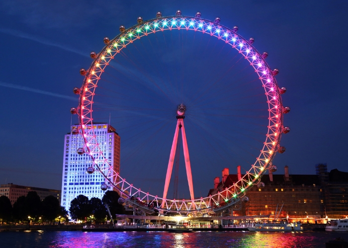 Vòng đu quay London Eye còn được mệnh danh là địa điểm lãng mạn bậc nhất thế giới