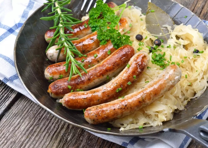 Thụy Sĩ nổi tiếng với các loại xúc xích, đặc biệt là xúc xích nướng (Bratwurst)