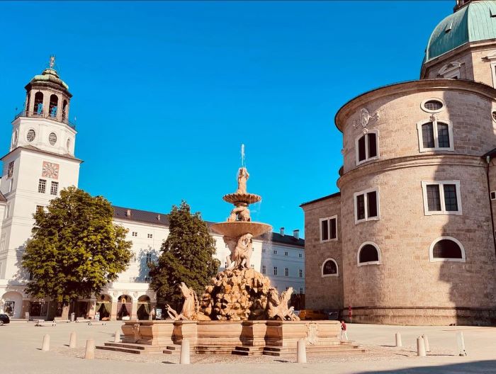 Đài phun nước ở lâu đài Hohensalzburg ở nước Áo