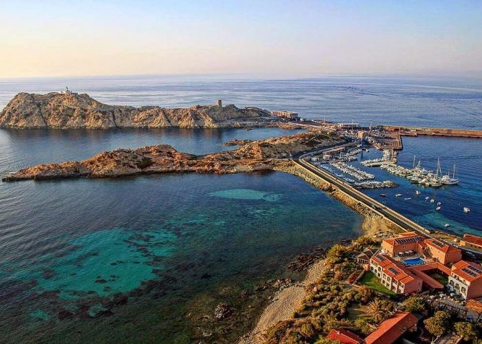 Đảo Corsica ở Pháp – Viên ngọc xanh giữa Địa Trung Hải