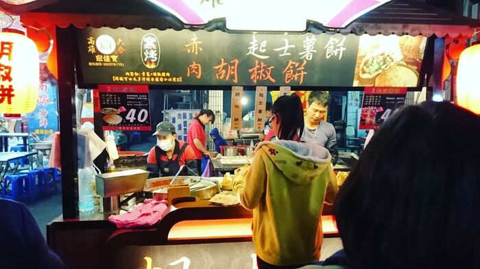 Liuhe là chợ đêm Đài Loan tại Cao Hùng thu hút khách du lịch