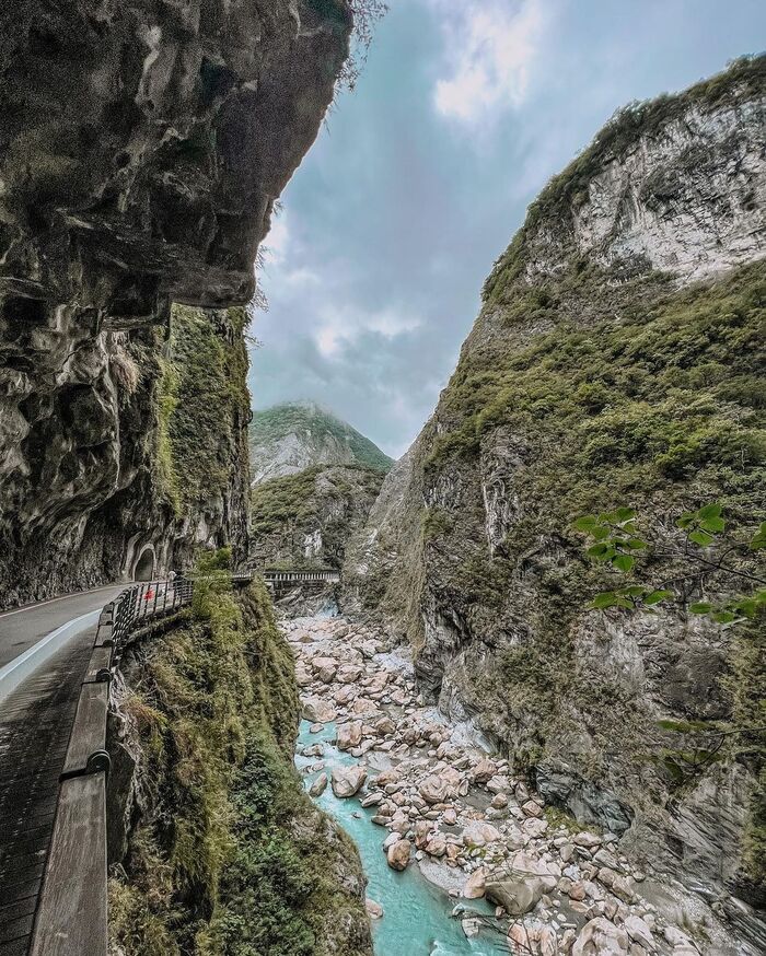 Khám phá Đường mòn Shakadang khi đến công viên quốc gia Taroko Đài Loan