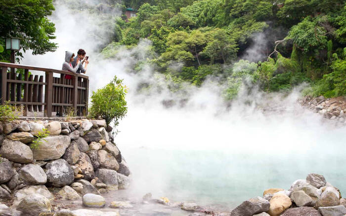 Tắm suối nước nóng khi du lịch Đài Loan mùa đông