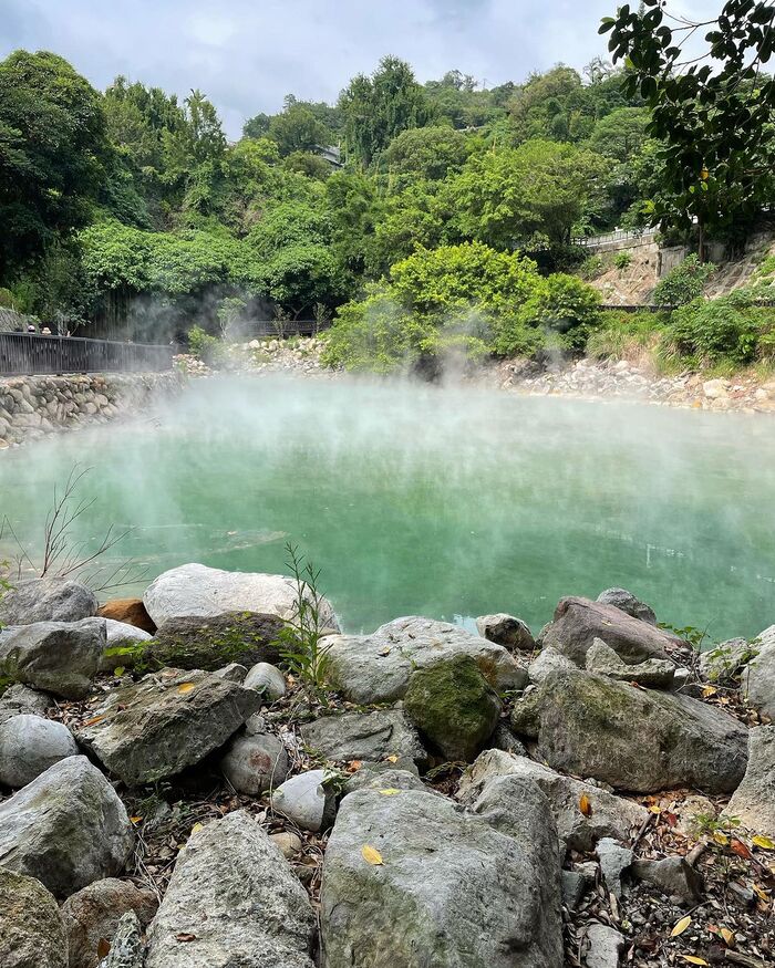 Suối nước nóng Đài Loan là một tỏng những lí do khiến du khách đến du lịch