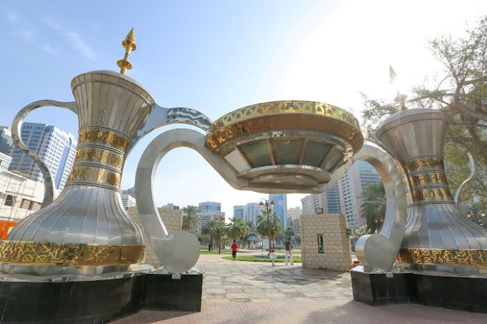 Cổng vào độc đáo của công viên ở Abu Dhabi