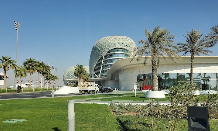 Kiến trúc của khách sạn Abu Dhabi độc đáo khi nhìn từ bên ngoài