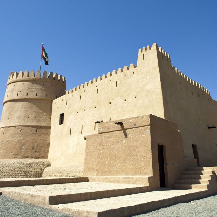 Bước vào lịch sử và khám phá những bức tường cổ của Pháo đài Bithnah