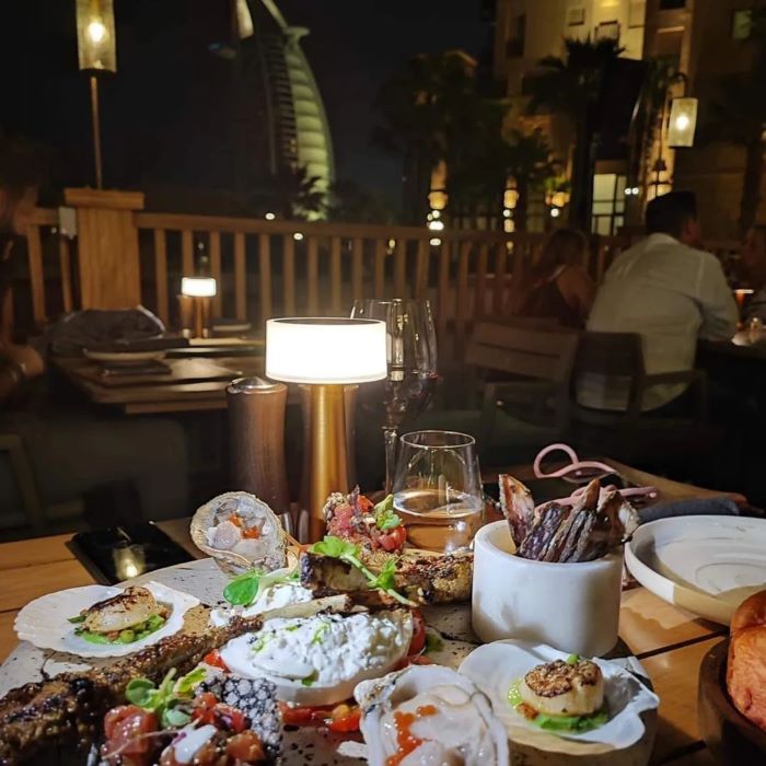 Nhà hàng trong thời gian lễ Ramadan ở Dubai mở cửa vào buổi tối