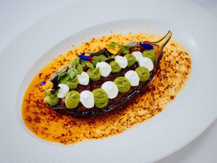 Ẩm thực đa dạng, đẹp mặt đến từ nhà hàng Hy Lạp ở Dubai - OPA