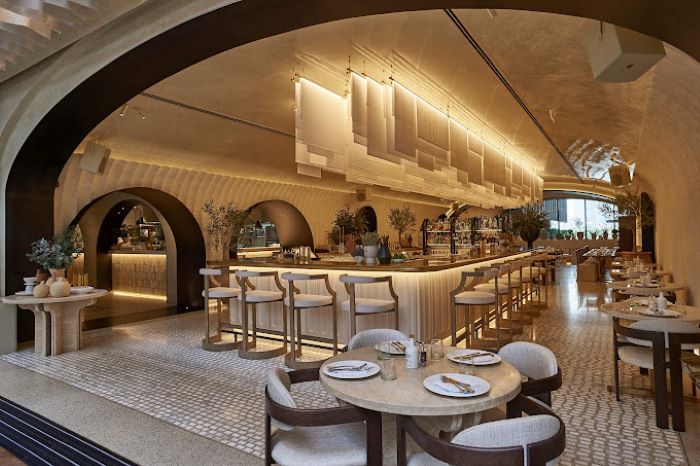 Không gian nhà hàng Hy Lạp ở Dubai - Avli by tashas sang trọng, lịch sự