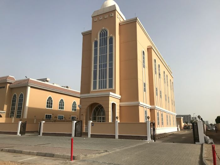 Quang cảnh bên ngoài của nhà thờ LDS ở Abu Dhabi
