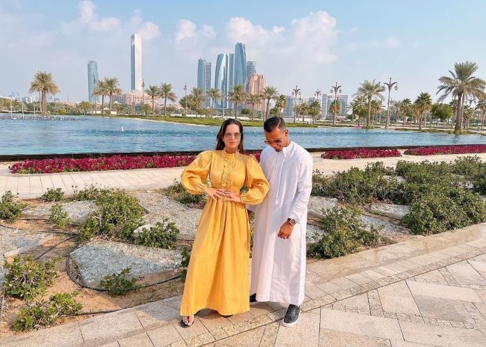 Chụp ảnh với Tháp Etihad Abu Dhabi ở Dubai