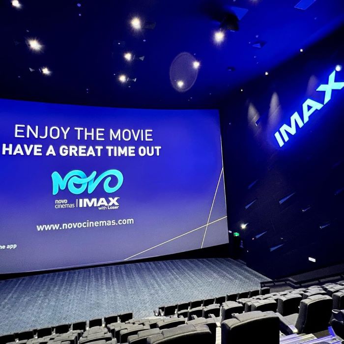 Rạp chiếu phim Novo rộng lớn với màn hình lớn