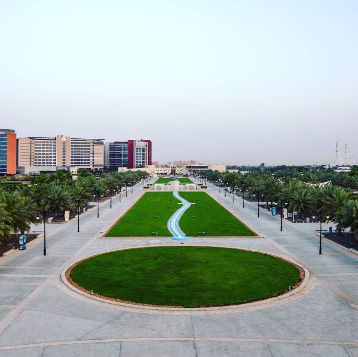 Quang cảnh rộng lớn của công viên Khalifa Abu Dhabi