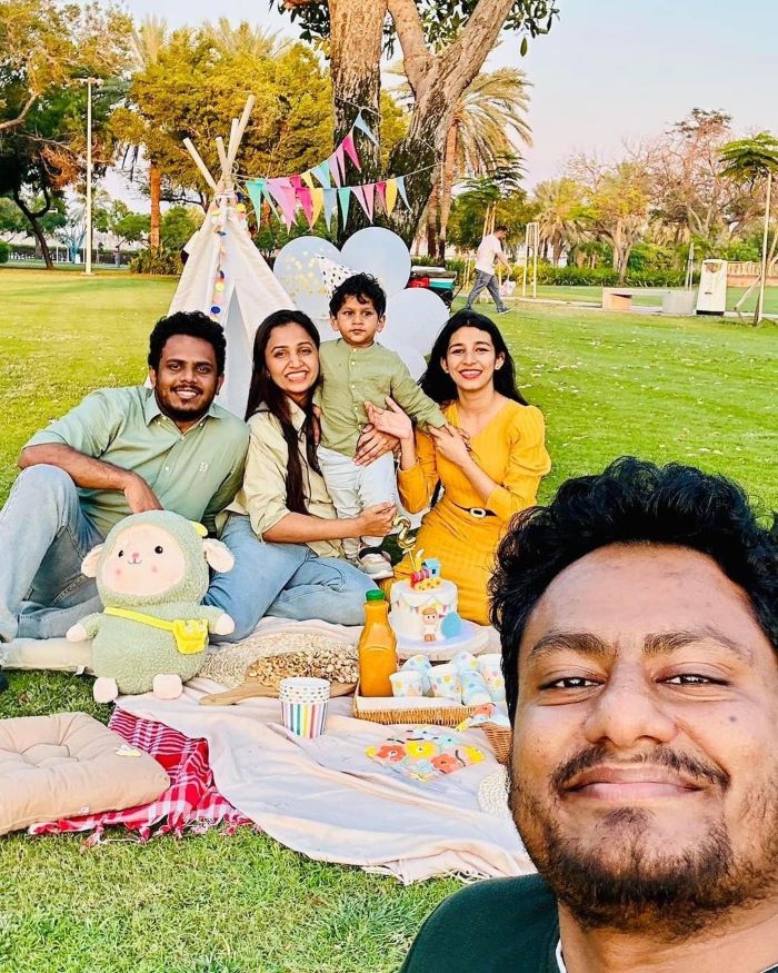 Gia đình có chuyến picnic vui vẻ bên nhau tại Dubai Creek Park