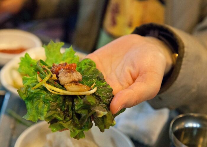 Khám phá hương vị hấp dẫn của thịt heo nướng Samgyeopsal Hàn Quốc
