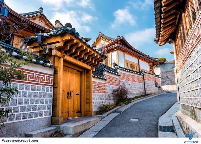 Làng cổ Bukchon Hanok – Khám phá bức tranh lịch sử và văn hóa truyền thống Hàn Quốc