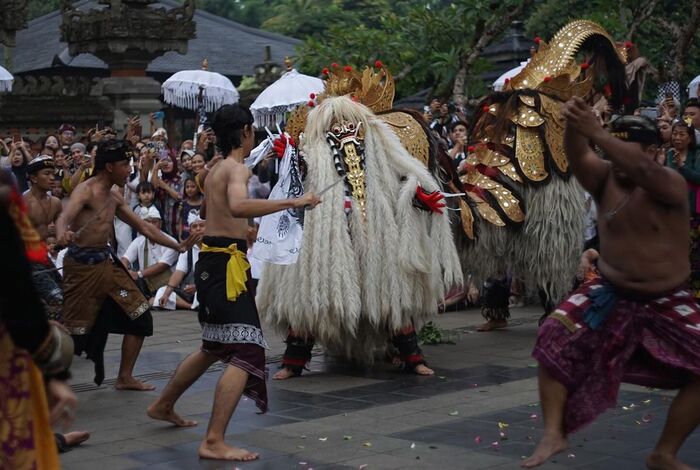 Công viên Taman Mini Indonesia Indah tổ chức nhiều lễ hội lớn