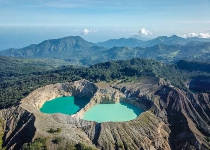 Khám phá hồ Kelimutu Indonesia – hồ ba màu kì lạ xứ vạn đảo