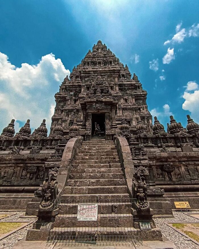Lịch sử hình thành đền Prambanan