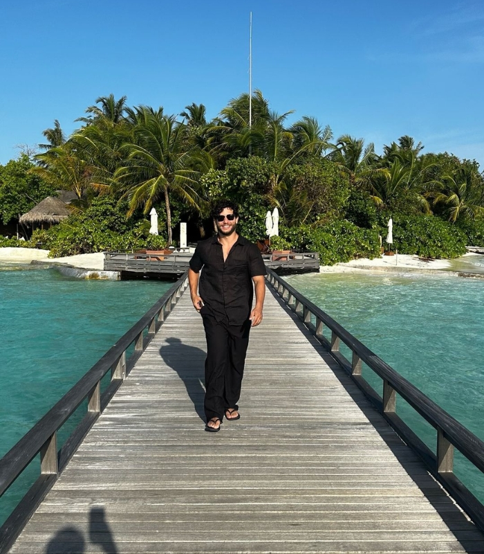 Baros Maldives là một hòn đảo nghỉ dưỡng sang trọng nằm ở phía bắc Maldives