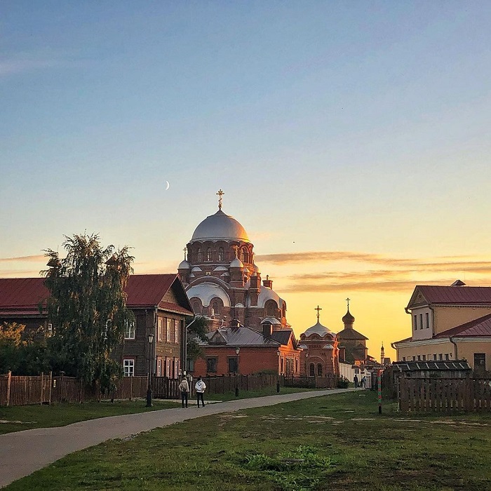 Khám phá tu viện Sviyazhsk rộng lớn