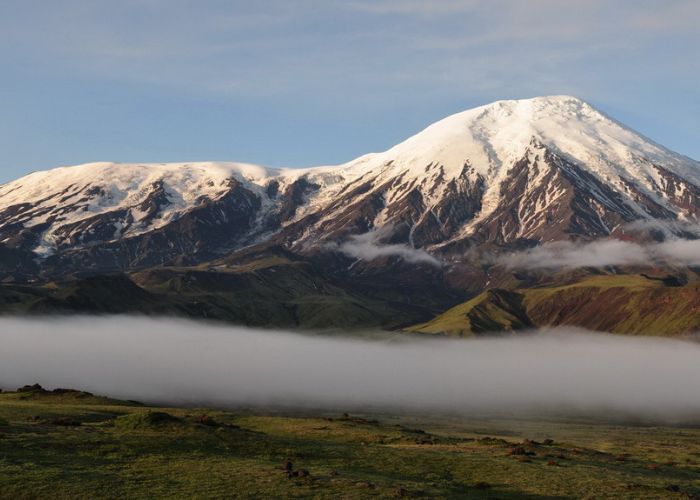 Núi lửa Tolbachik được nhìn từ xa