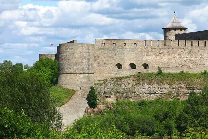 Pháo đài Ivangorod ở Nga có cả ảnh hưởng của Nga và Thụy Điển
