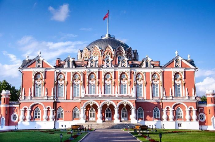 Cung điện Petrovsky ở Moscow có một lịch sử đầy màu sắc