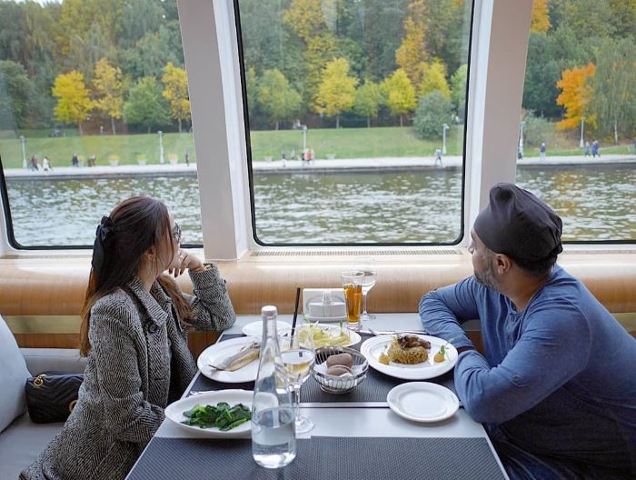 Du thuyền trên sông và tận hưởng bữa ăn hấp dẫn