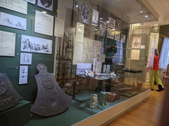 Bảo tàng trưng bày hiện vật bạn có thể ghé thăm khi khám phá Petrozavodsk Nga
