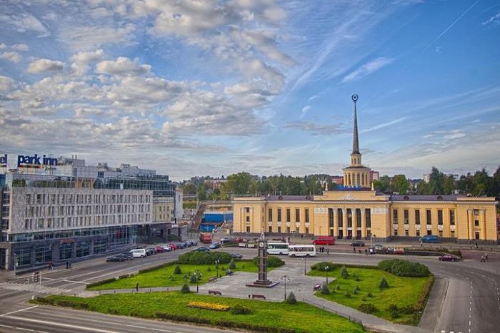 Quảng trường Kirov là địa điểm thú vị khi đến khám phá Petrozavodsk Nga