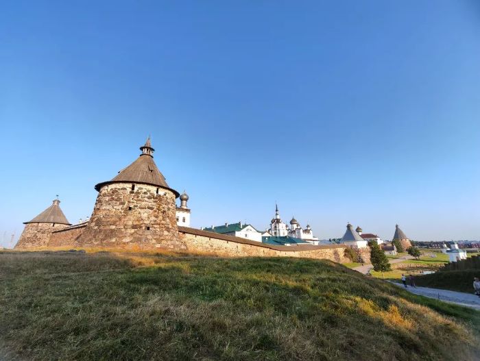 Hình ảnh pháo đài đá Solovetsky biểu tượng cho sức mạnh