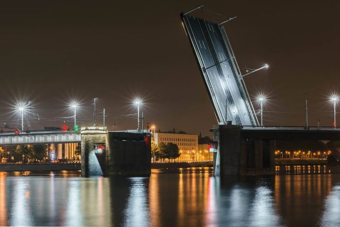 Cầu Volodarsky giúp giảm tắc nghẽn giao thông đô thị