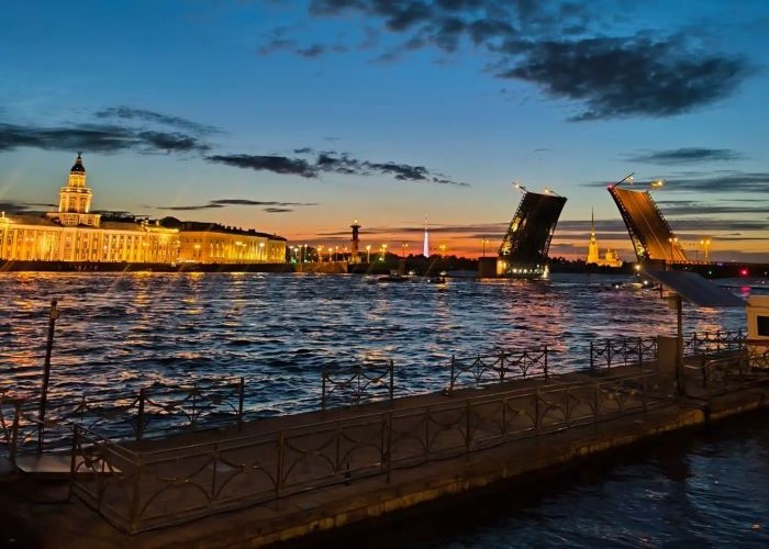 Cầu nổi bật ở St. Petersburg: Khám phá những cây cầu độc đáo