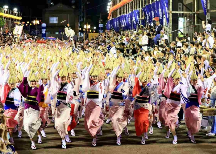 Điểm đặc trưng của Lễ hội Awa Odori là điệu nhảy Awa Odori