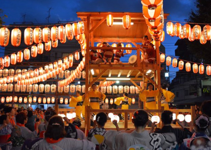 Lễ hội Obon là một lễ hội Phật giáo ở Nhật Bản