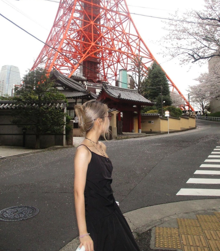 Đến với Tháp Tokyo, du khách sẽ được chiêm ngưỡng toàn cảnh thành phố từ trên cao