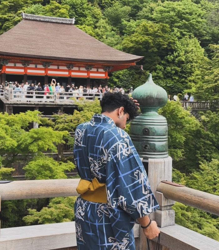 Tiết trời mùa hè tại Kiyomizu-dera mát mẻ và trong lành rất thích hợp để đi tham quan