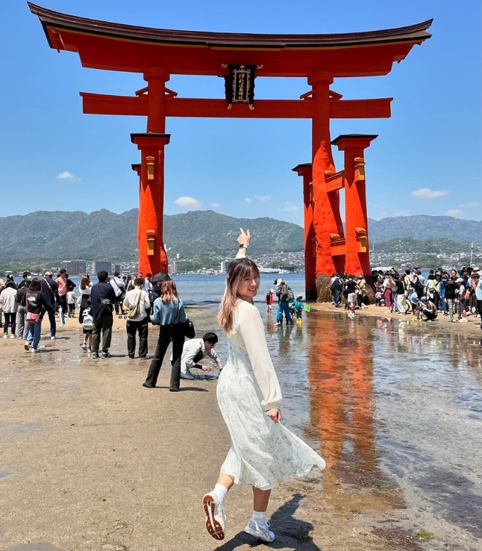 Thời gian tốt nhất đền Itsukushima Nhật Bản là thủy triều lên