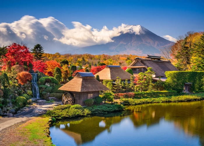 Làng Oshino Hakkai được biết đến với khung cảnh thiên nhiên tuyệt đẹp