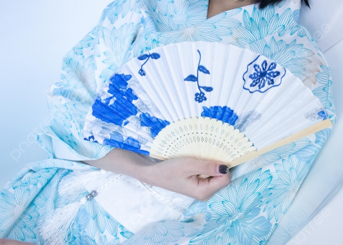 Kimono, quạt giấy là những trang phục và phụ kiện truyền thống của Nhật Bản