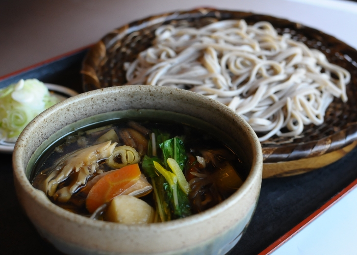 Mì soba Hitachi Aki được làm từ kiều mạch và được biết đến với hương vị đậm đà và dai ngon
